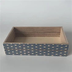 Дерев’яний лоток закінчений